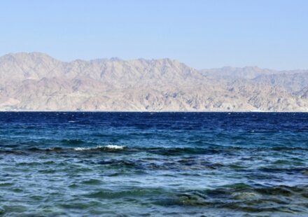 Brent Climbs to $94 as Houthis Target Israeli Vessels in Red Sea