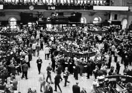 JP Morgan: Falling Oil Prices A Massive Tailwind For Global Stock Markets