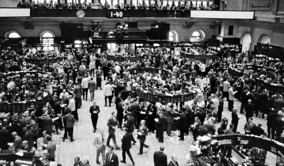 JP Morgan: Falling Oil Prices A Massive Tailwind For Global Stock Markets