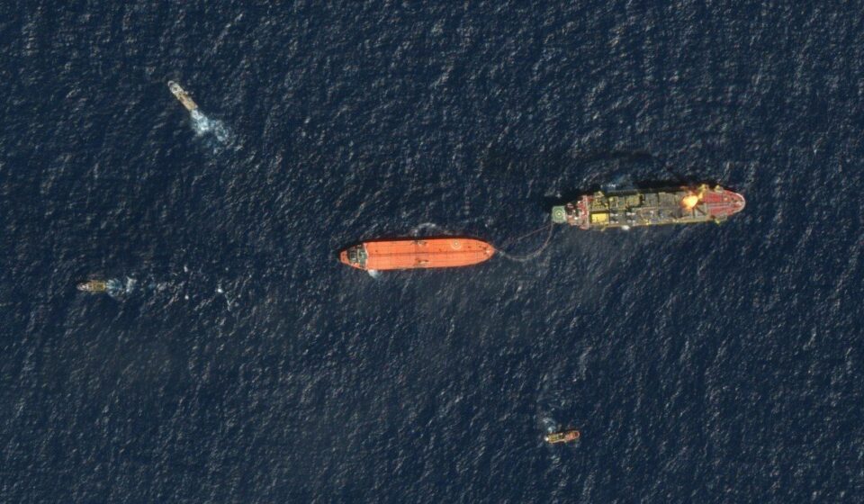 Tankers Emerge from Dark Mode amid Tentative Hormuz Reopening