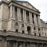 Bank of England Official Says Oil Crisis Clouds Rate Outlook