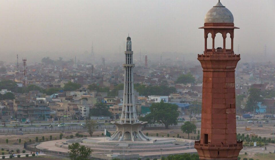 Pakistan Inflation Accelerates to 11.7% on Oil and Gas Import Shock