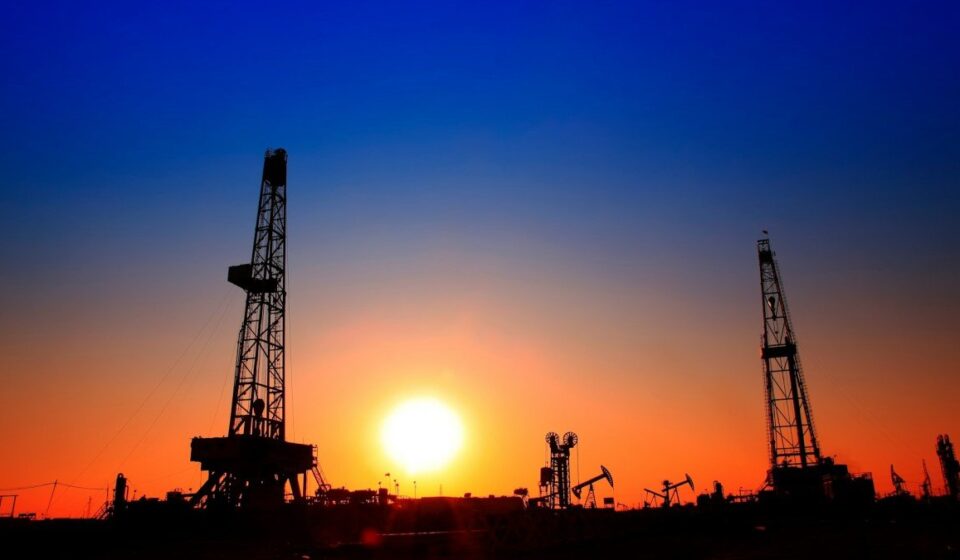 Oil Prices Fall 6% as U.S.-Iran Peace Talks Gain Ground