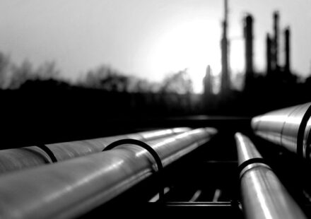 US Crude Inventories Fall Quickly, But Still Up This Year