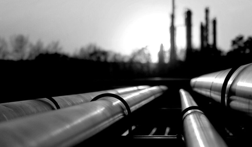 US Crude Inventories Fall Quickly, But Still Up This Year