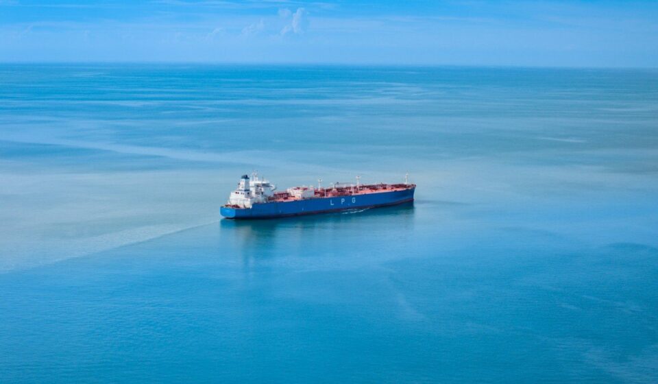 India Signs LPG and Strategic Oil Reserves Deal with UAE