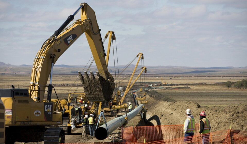 Ottawa and Alberta Push New 1 Million Bpd Oil Pipeline