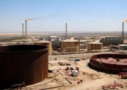 Reuters Survey Shows OPEC Oil Output At 26-Year Low Amid Iran War