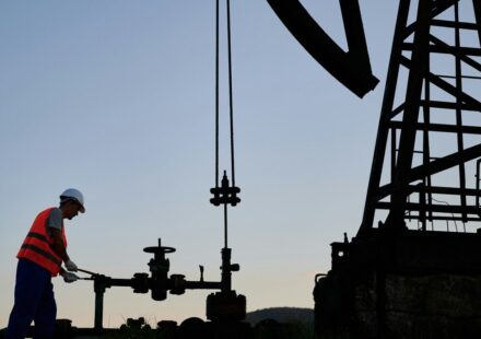 Morgan Stanley: Oil Buffers Could Run Out Before Hormuz Reopens