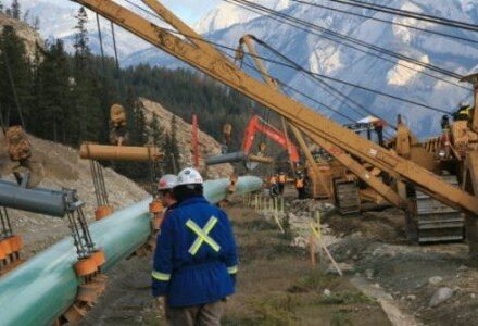Canadian Natural Says Pipeline Needed to Unlock Oil Sands Growth