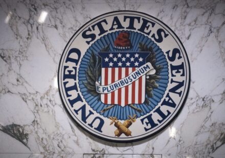 US Senators Push to Reinstate Russian Oil Sanctions