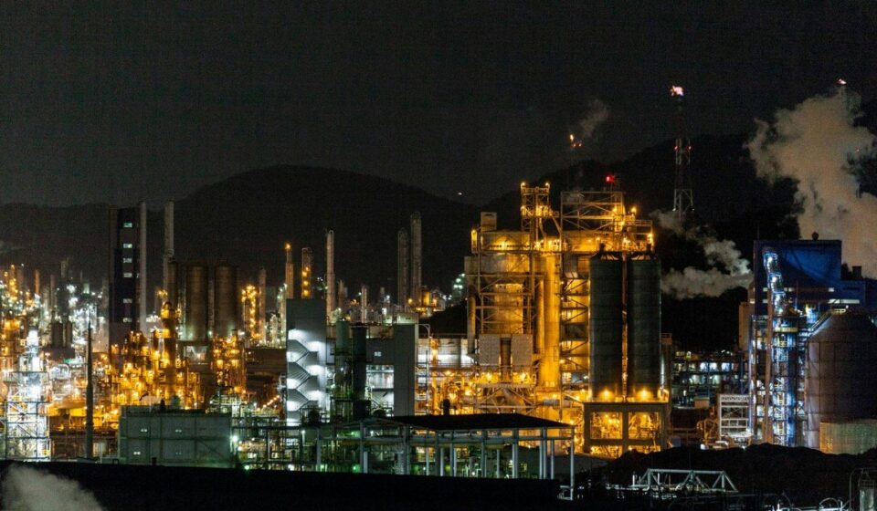 Ukraine Hits 400,000 bpd Kirishi Refinery in Drone Attack Near St. Petersburg