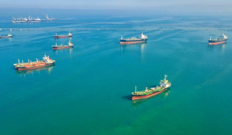 Oil Prices Fall as Trump Launches “Project Freedom” and OPEC+ Increases Output