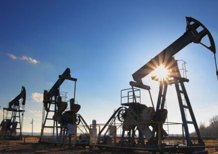 Exxon Beats Q1 Earnings on Oil Price Surge Despite 6% Production Drop