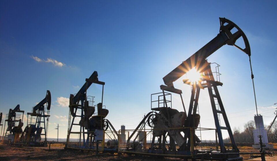 Exxon Beats Q1 Earnings on Oil Price Surge Despite 6% Production Drop
