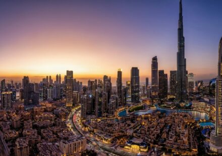 Barclays Sees UAE Oil Supply Growth Accelerating Post-OPEC