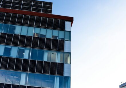 China's Cleantech Machine Hits Top Gear as Oil Markets Crumble