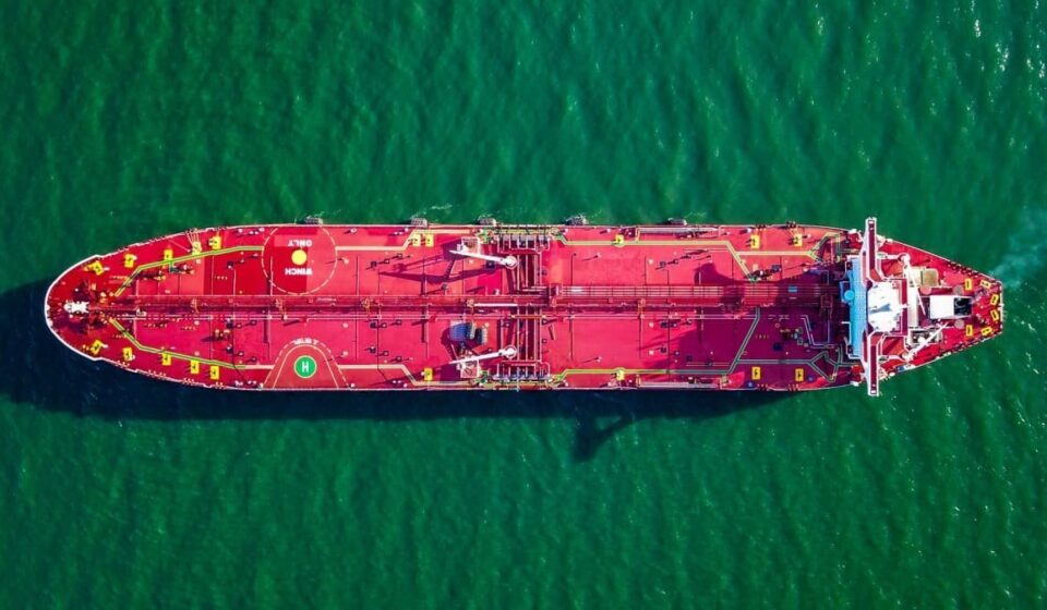 Sanctioned Iranian VLCC Crosses Hormuz Line Hours Before Ceasefire Deadline
