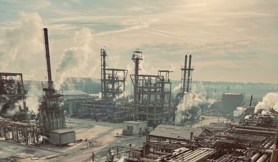 Iran Suspends Petrochemical Exports to Avoid Domestic Shortages