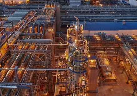 US Crude Oil Inventories Still Booming Despite Global Shortage Fears