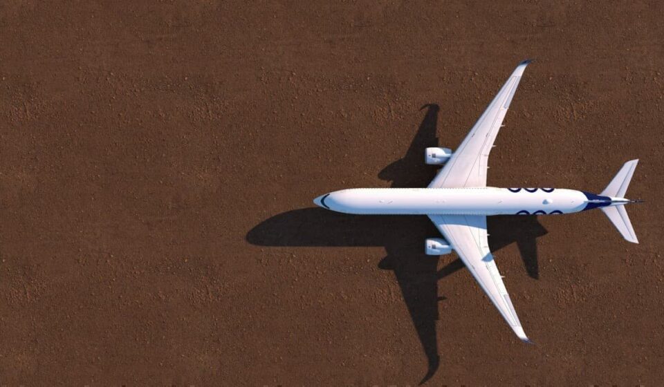 China Weighs Bailout for Airlines Struggling with Fuel Shock