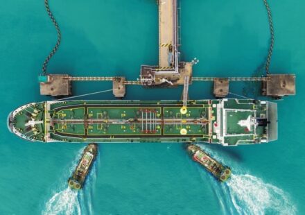 Shell Expects 'Significantly Higher' Oil Trading Profits in Q1