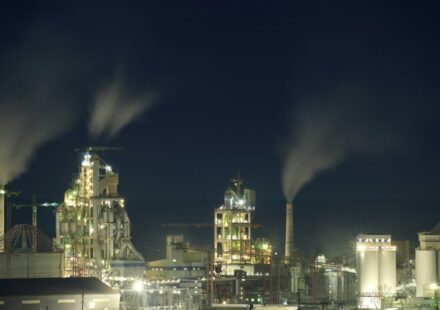 China Sets 2029 Deadline to Shut Down Outdated Petrochemical Plants
