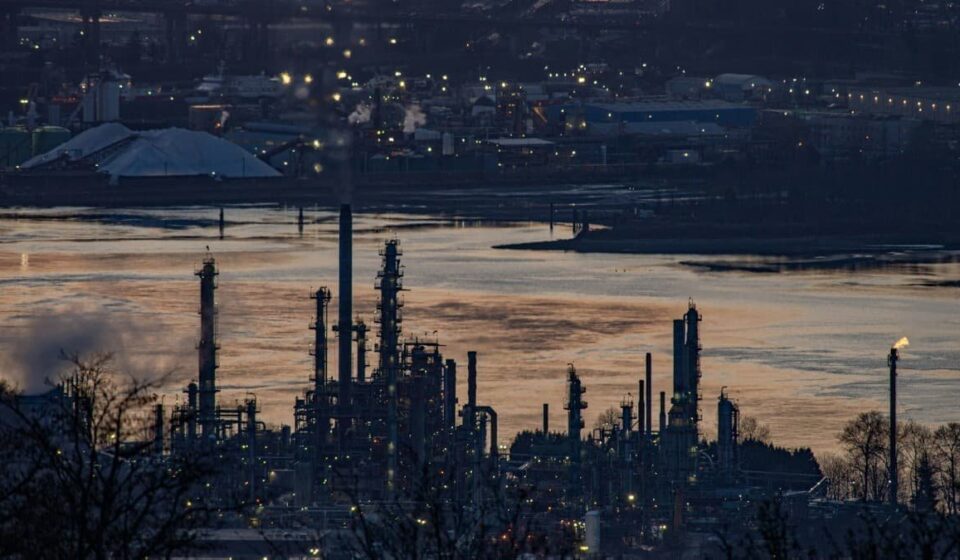 China Directs Private Refiners to Maintain Fuel Output Even At A Loss