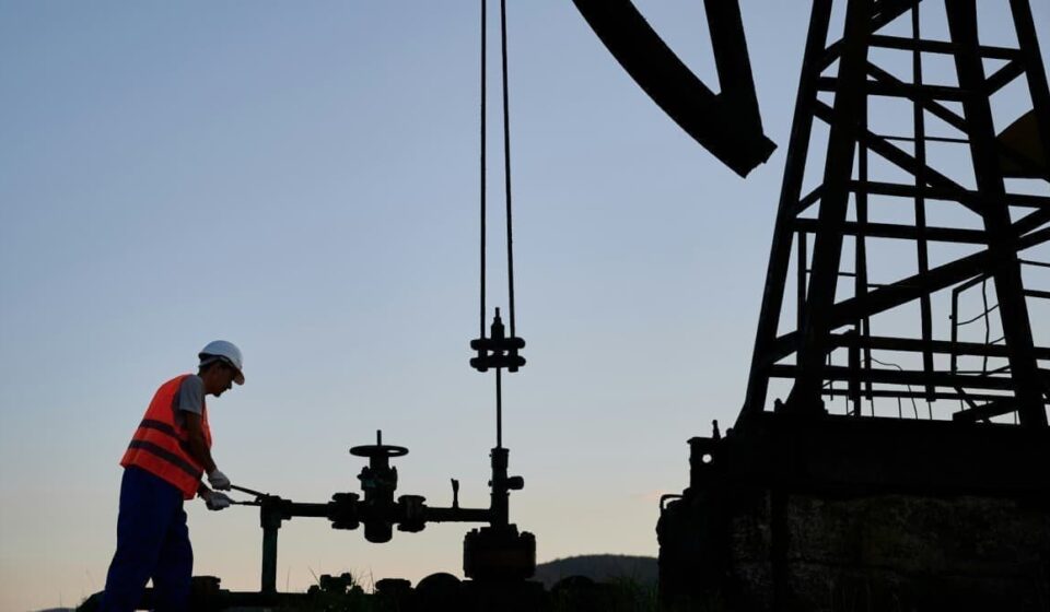 Brent Hits $118 as Hormuz Shock Blows Out Spread With WTI