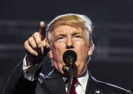 Brent Hits $115 as Trump Threatens Iran's Oil Wells and Power Plants