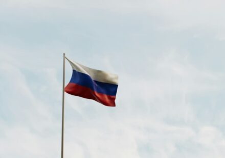 U.S. Waivers Spur Russian Oil Sales But Interest in Iran’s Crude Remains Low