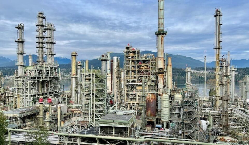 Asian Refiners Pay Record Premiums for Non-Middle East Crude