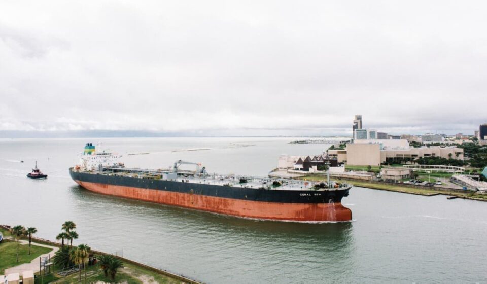 US Crude Oil Inventories Sag As Iran War Bolsters Prices