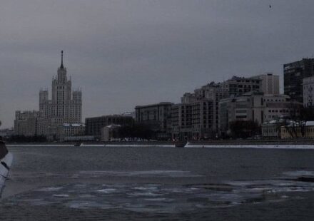 Moscow Brands EU Leaders “Madmen” Over Oil Ban