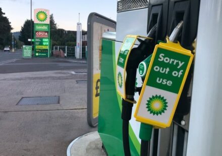 BP Suspends Buybacks to Strengthen Balance Sheet