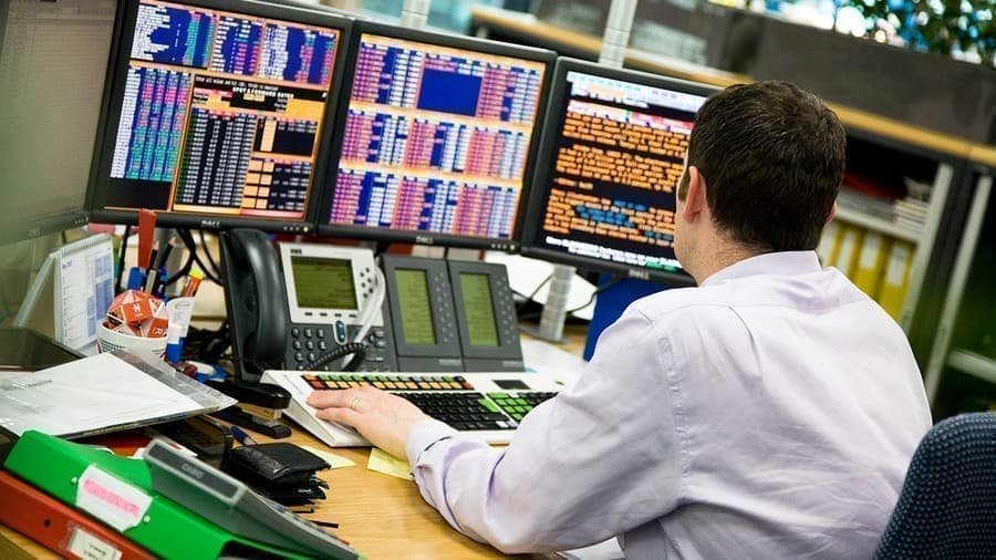Hedge Funds Increase Bullish Oil Bets Amid Rising Iran Tensions