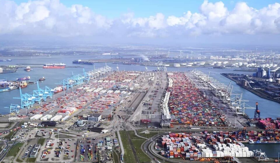 EU Escalates Oil Sanctions With Broad Ban on Shipping Services