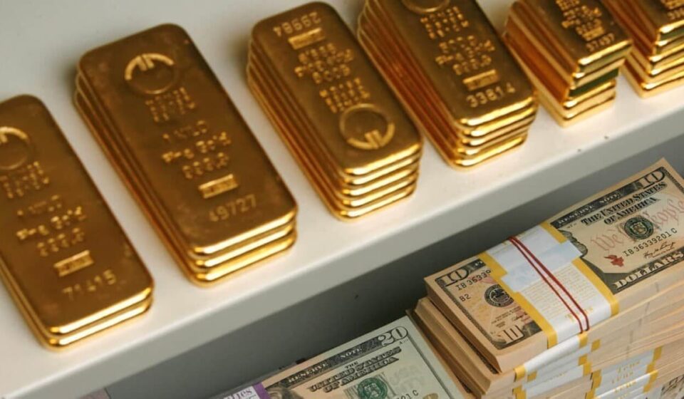 Gold Briefly Jumps Toward $5,600 as Iran Tensions Flare