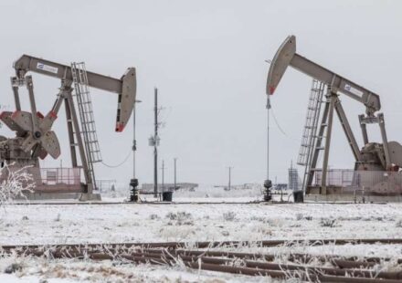 Big Freeze Disrupts U.S. Oil and Gas Production