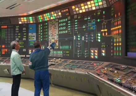 Japan’s Largest Nuclear Plant Hit by New Halt After Brief Restart