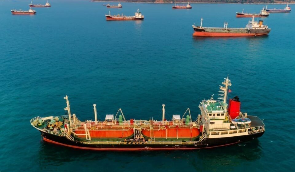 Venezuela Fuel Oil Flows to U.S. Pushes Asian Premium to 8-Month High