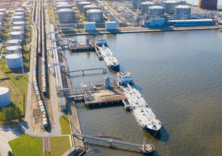 Trump Sees U.S. Oil Firms Operating in Venezuela Within 18 Months