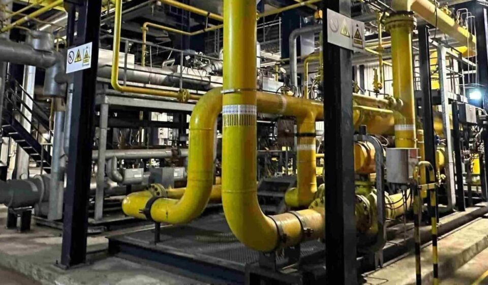U.S. Fossil-Fuel Peaker Plants Delay Retirement as AI Power Demand Soars