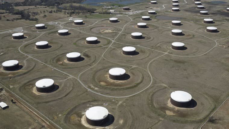 Oil Prices Surge 2% on Venezuela, Russia Disruption Fears