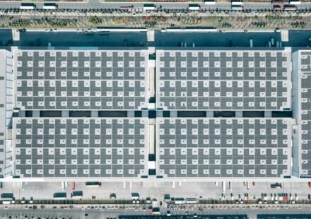 Chinese Solar Firms Trim Losses as Beijing Tackles Overcapacity