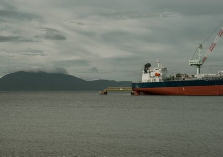 U.S. Blockade Threatens Venezuela's Crucial Russian Naphtha Supply