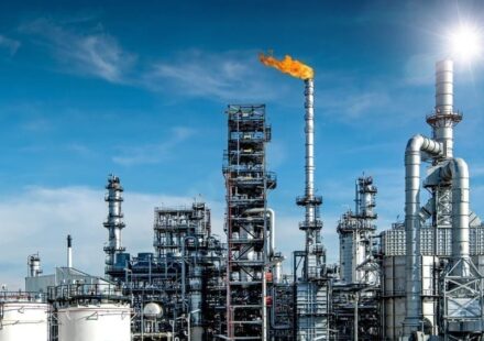 Shell Renews Efforts to Sell Stake in Rosneft-Held German Refinery