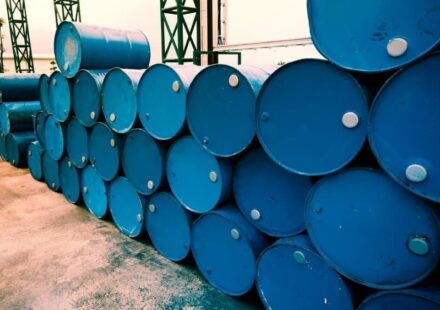 Middle East Crude Prices Sink to Two-Month Low Against Brent