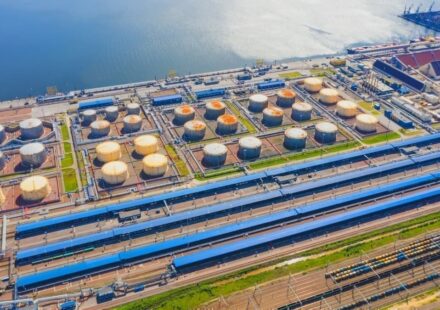 IEA Trims Oil Glut Forecast as Supply Surge Halts