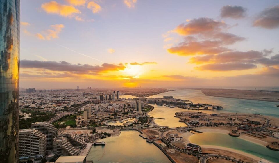 Abu Dhabi Conglomerate Enters Bidding War for Lukoil Assets